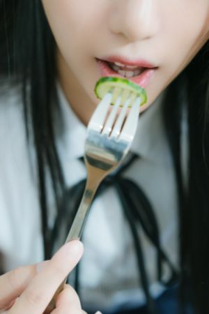 久久蜜桃精品一区二区三_高清完整版免费在线观看